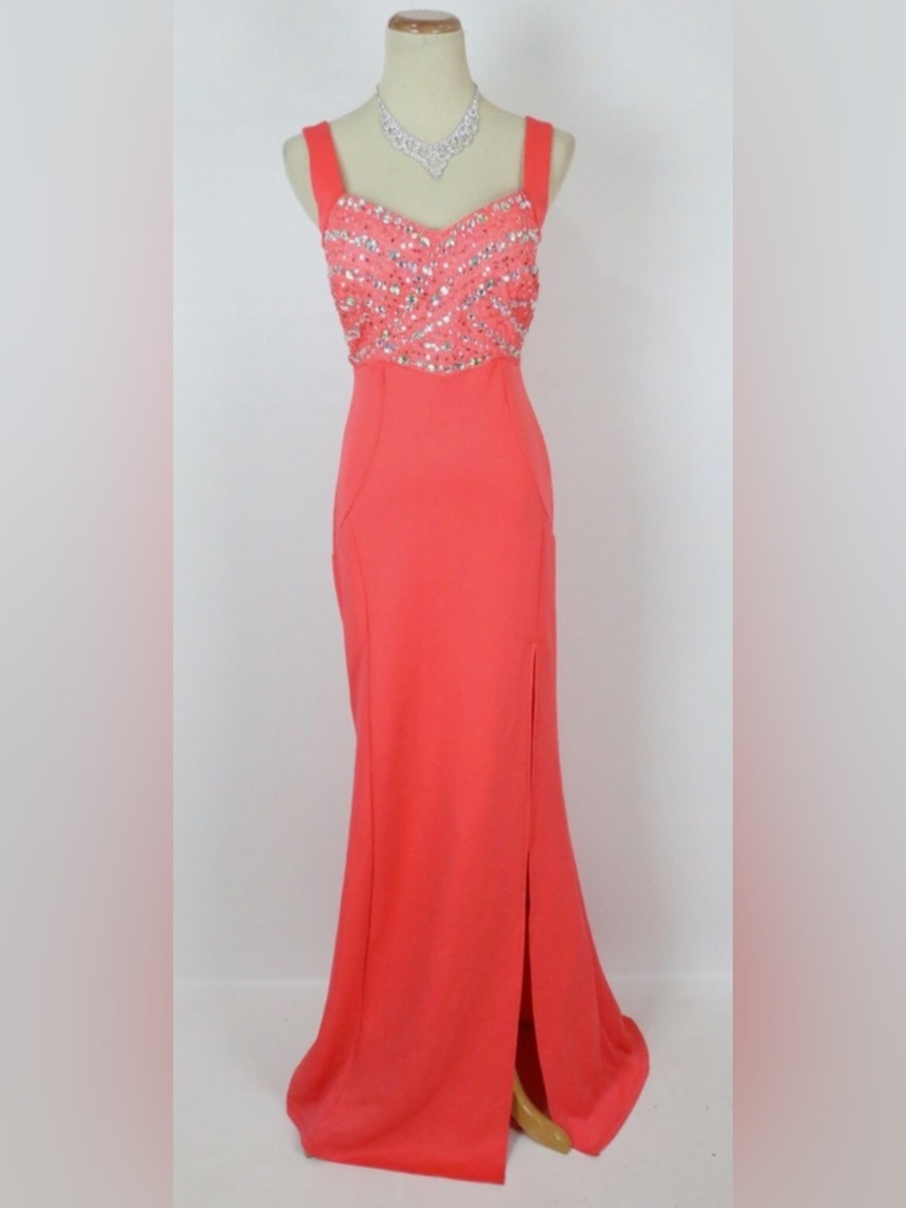 Coral Long Evening Dress with Beading & Side Slit – Emerald Sundae Size M